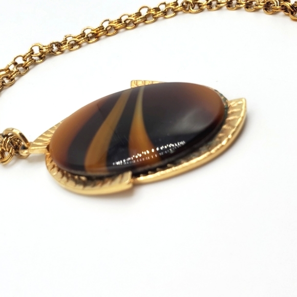 ๐ฅ๐ฉ SARAH COVENTRY Oval Gold Tone Pendant 24 Inch Chain Necklace - Picture 5 of 7